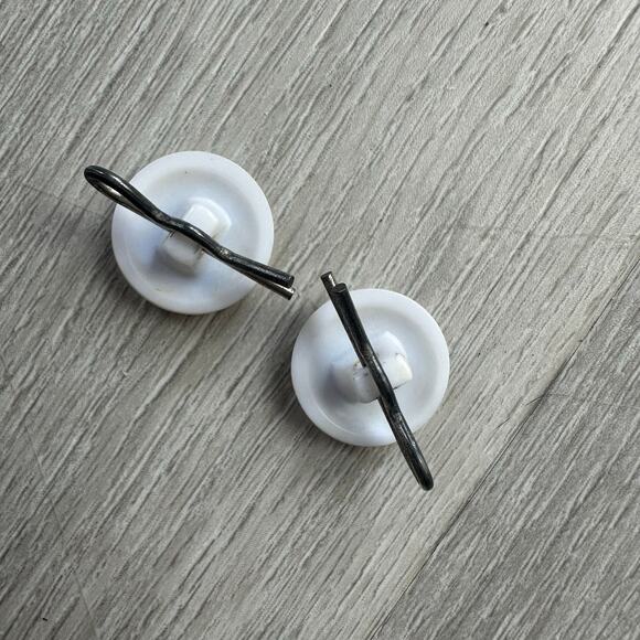 Lot of 2 Vintage Streamline Buttons Huckleberry Hound Hanna-Barbera Blue Dog - Picture 4 of 5